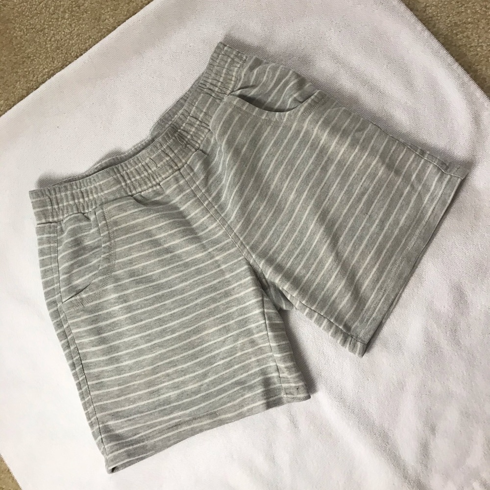 BEACH SHORTS